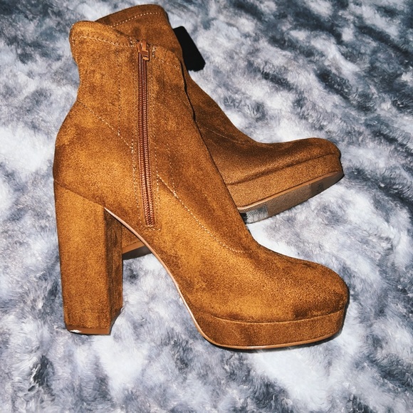 Forever 21 booties, size 7, brown! - Picture 5 of 5